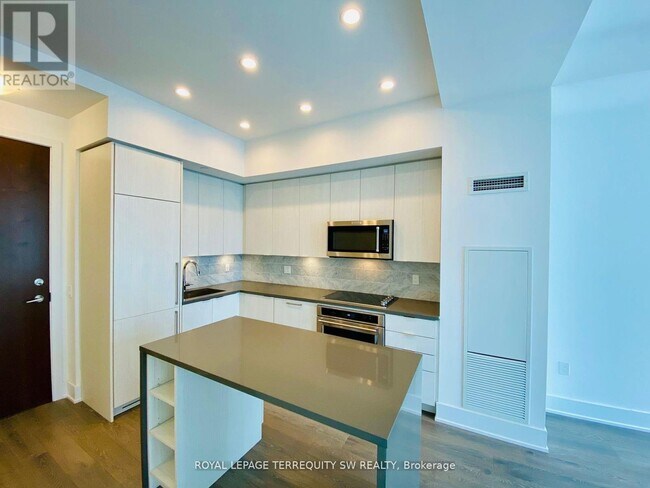 Building Photo - 38 Iannuzzi St