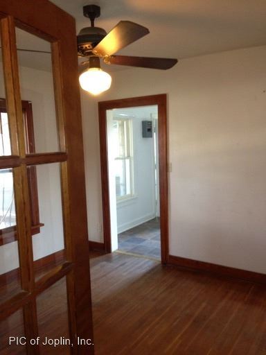 Building Photo - 3 br, 1 bath House - 2608 E 32nd