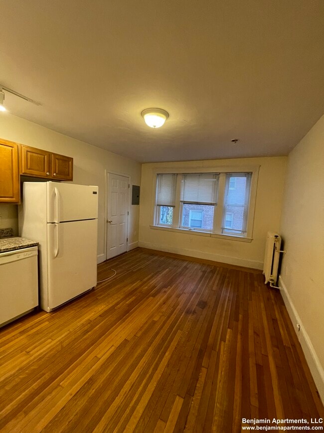 Building Photo - 1637 Commonwealth Ave