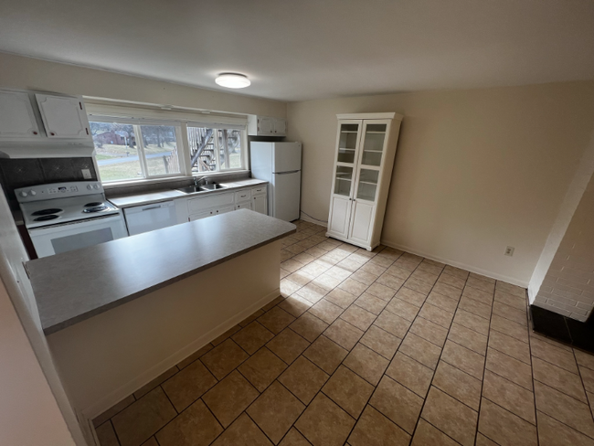 Foto del edificio - 143 Mountain View Dr SW