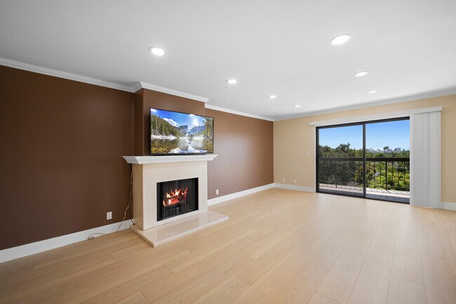 Foto del edificio - 635 E Elmwood Ave