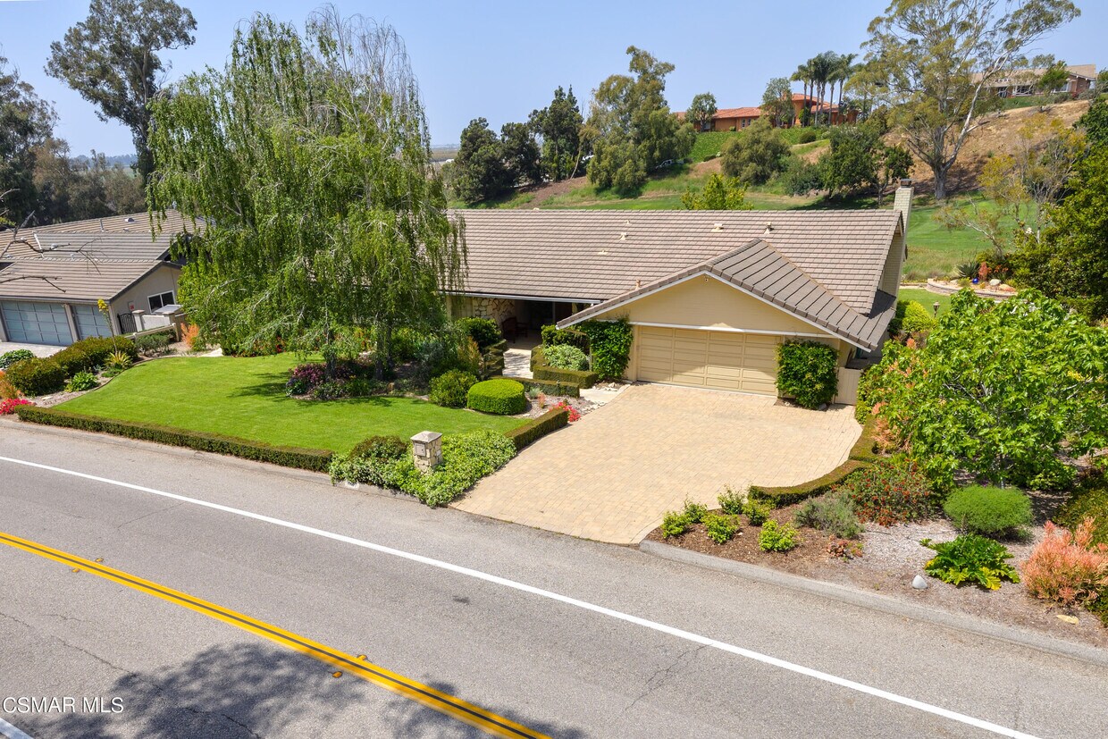 Foto principal - 4161 Clubhouse Dr