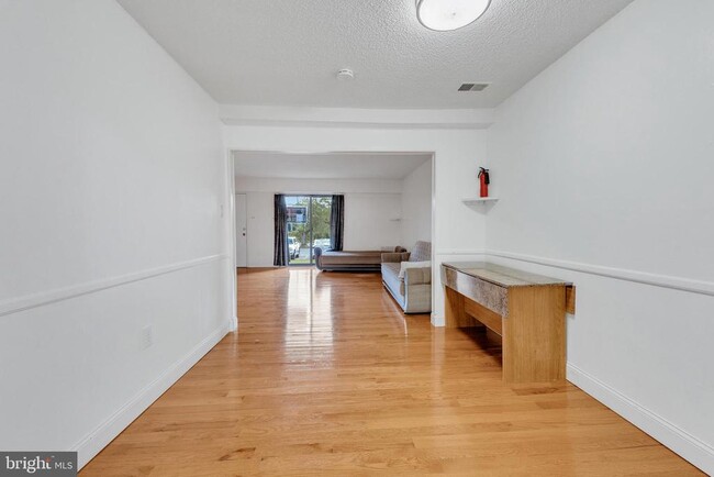 Building Photo - 1294 Jefferson Ave