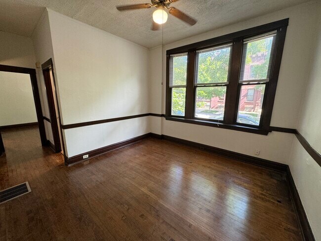 Foto del edificio - 2205 W Grace St