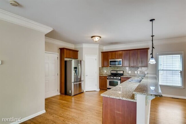 Building Photo - 4 br, 3.5 bath House - 239 Water Oak Place