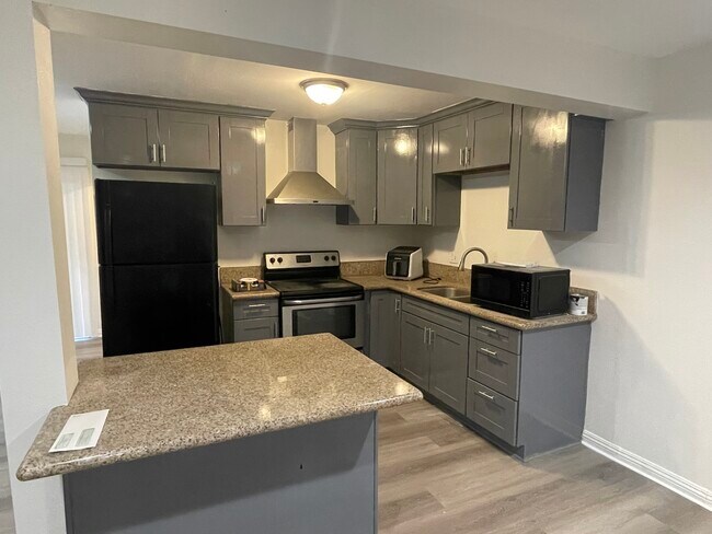 Kitchen with island - 3361 E Andy St