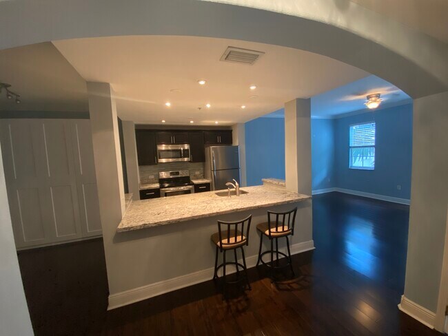 Open concept - 533 NE 3rd Ave
