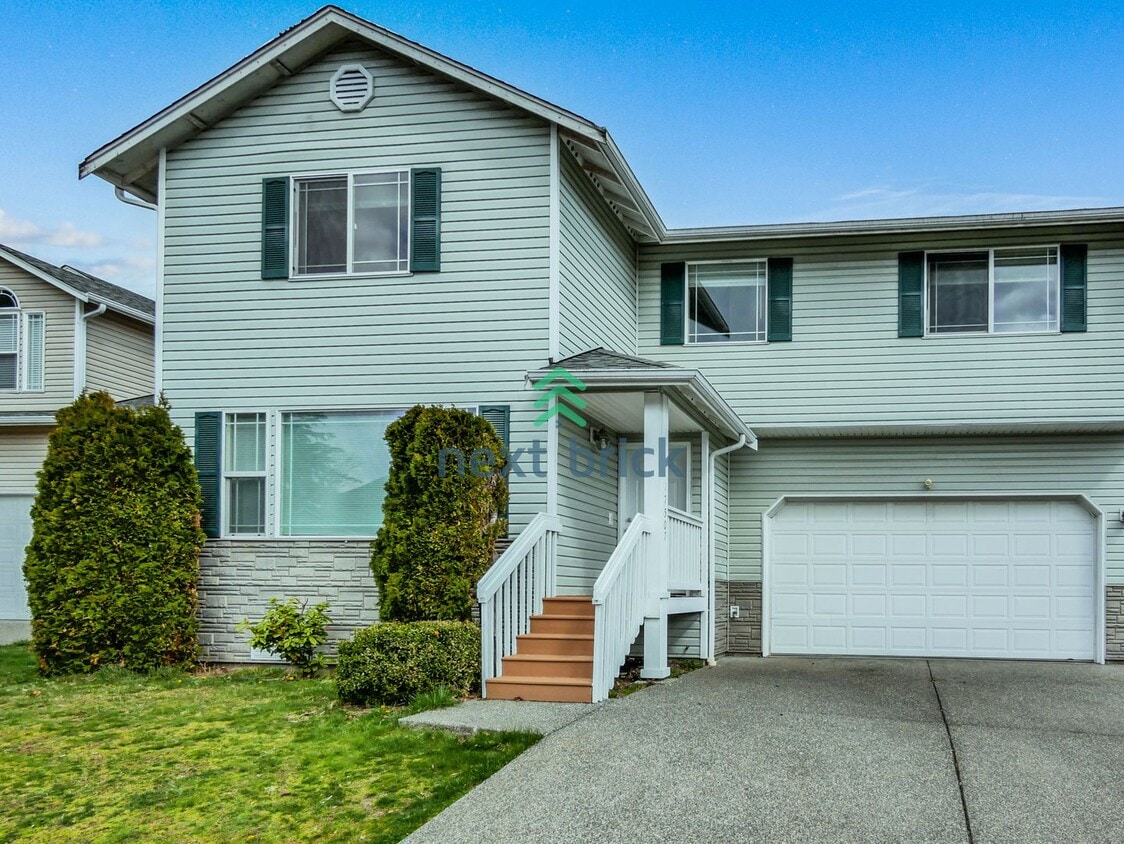 Primary Photo - 4 Bed and 2.5 Bath Single-family Home Avai...