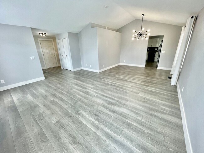 Building Photo - Beautifully Remodeled 3bd/2bath Hillsboro ...
