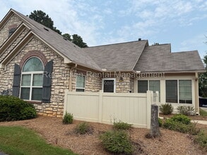 Building Photo - 302 Gladstone Dr