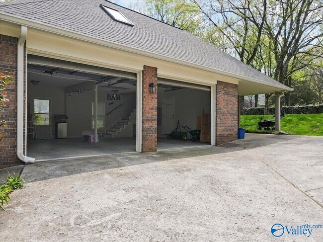 Building Photo - 4818 SE Cv Crk Dr