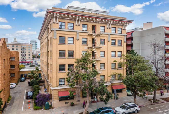 Interior Photo - Raymond Apartments