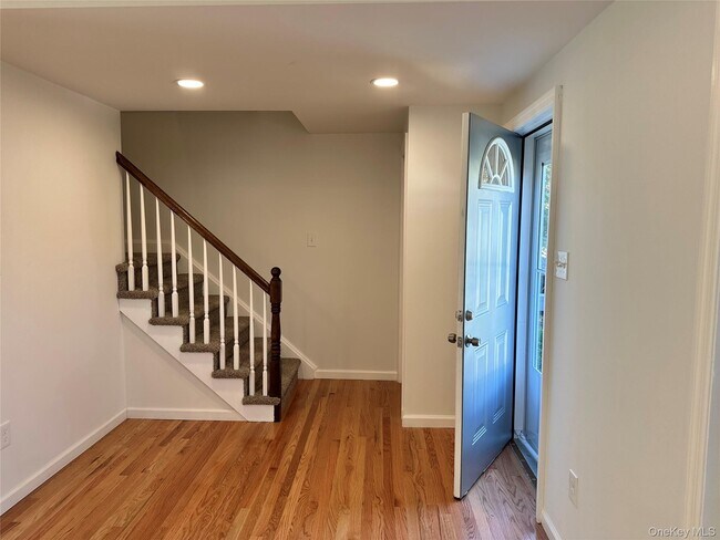 Foto del edificio - 316 Hudson Ave