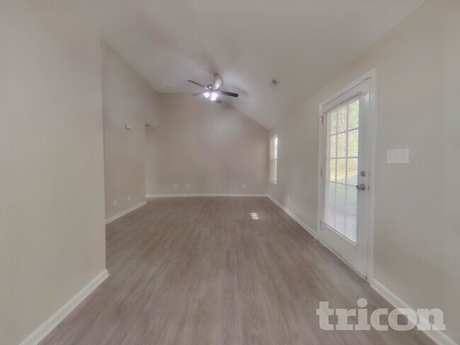 Building Photo - 8820 Kismet Dr