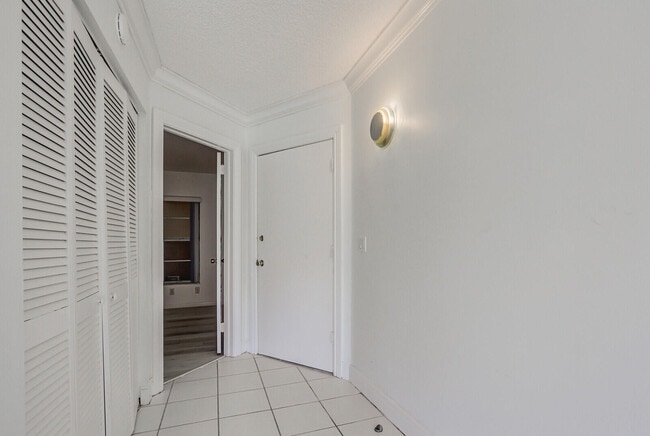 Building Photo - 342 Southwind Dr