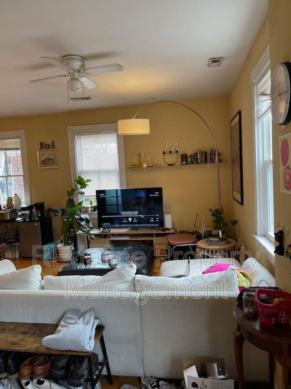 Foto del edificio - 604 N Belmont Ave