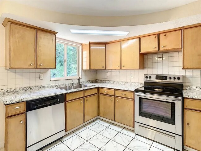 Foto del edificio - 4239 Ridgefield Ave