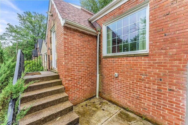 Foto del edificio - 3528 Meadowbrook Blvd