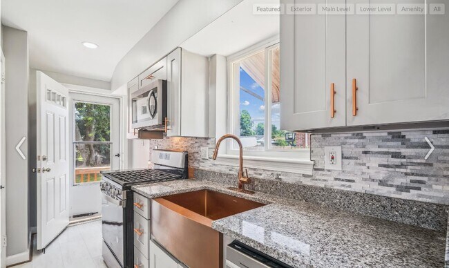 Foto del edificio - 2413 Chapman Rd