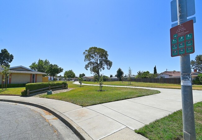 Building Photo - $3695 - 3BR - GORGEOUS REMODELED HOME IN N...