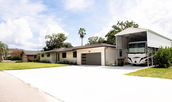 Foto del edificio - Waterfront Living in the Heart of Fleming Island!