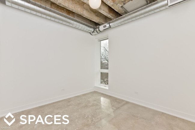 Foto del edificio - 2 br, 2 bath  - 4601 N Paulina St UNT408