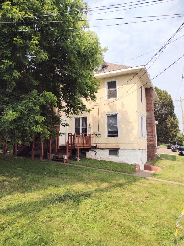 Building Photo - 313 S 21st Ave E