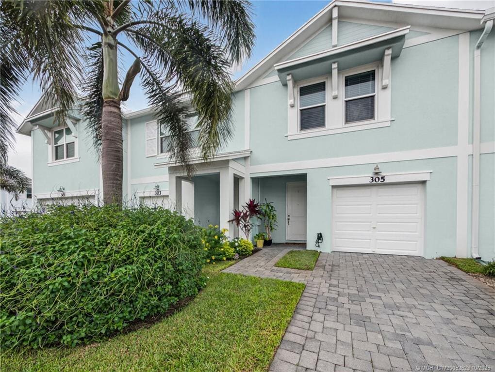 Foto principal - 305 SE Halifax Ln
