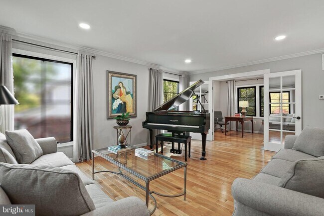 Foto del edificio - 741 Ridge Dr