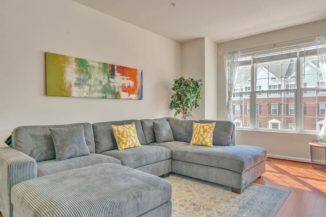 Foto del edificio - 7980 Blue Stream Dr