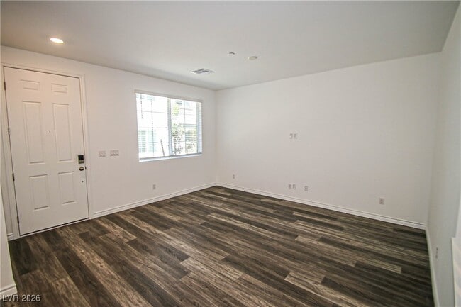 Building Photo - 20 Barbara Ln