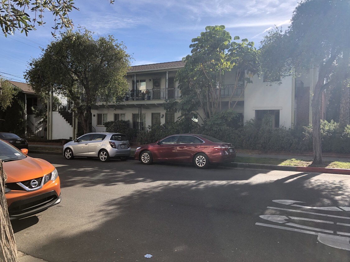 Primary Photo - 188 N Clark Dr