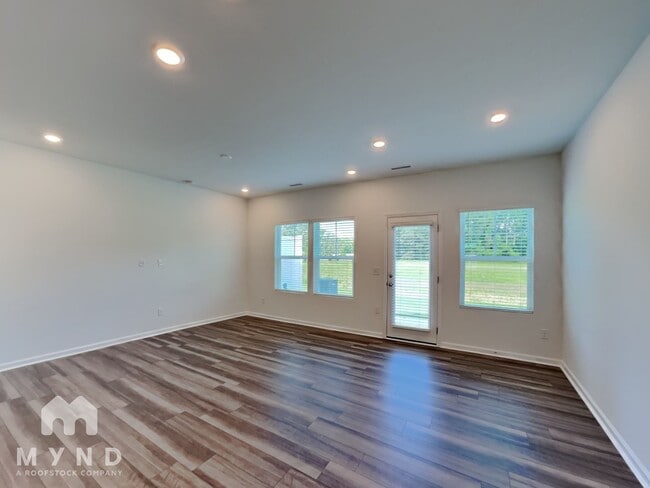 Building Photo - 1111 Weavers Trce Dr