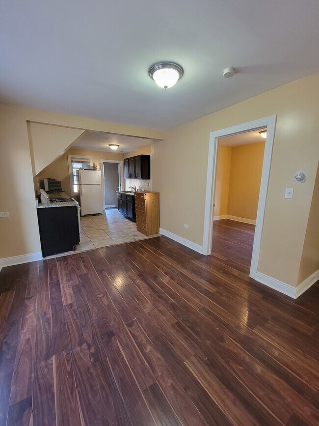 Foto del edificio - 1056 N Parkside Ave