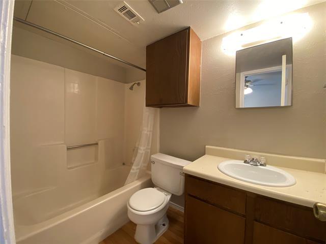 Foto del edificio - 2526 W Prairie St