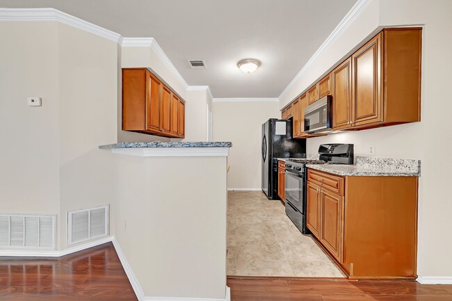 Foto del edificio - 13711 Letti Ln