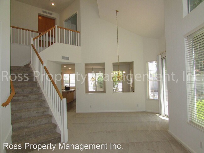 Foto del edificio - 3 br, 2.5 bath House - 4380 Diavila Avenue