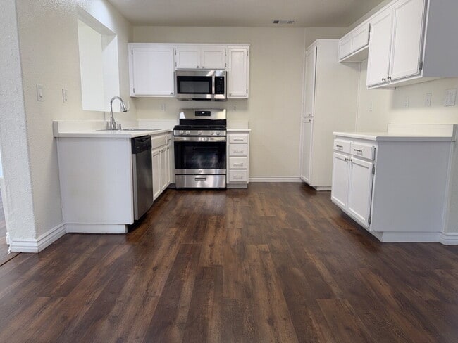 Building Photo - 1037 Milestone Ave