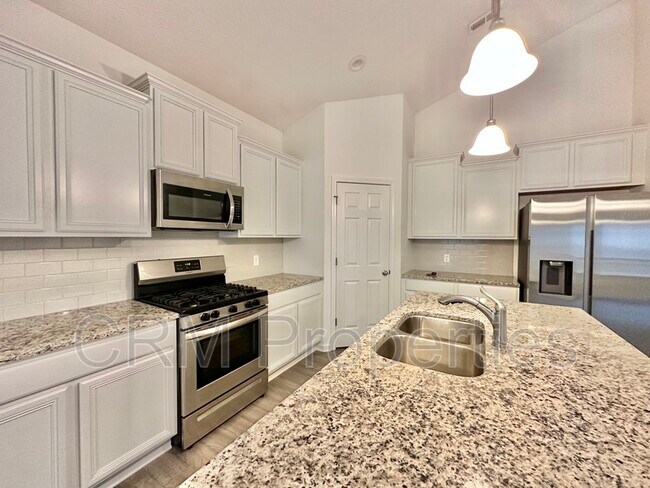 Building Photo - 3242 Somers Dr