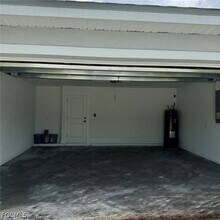 Building Photo - 709 Ledge St