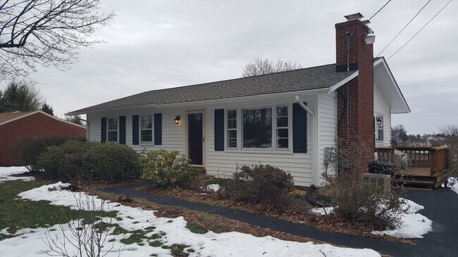 Foto del edificio - Incredibly well maintained rancher in Monrovia available mid June!