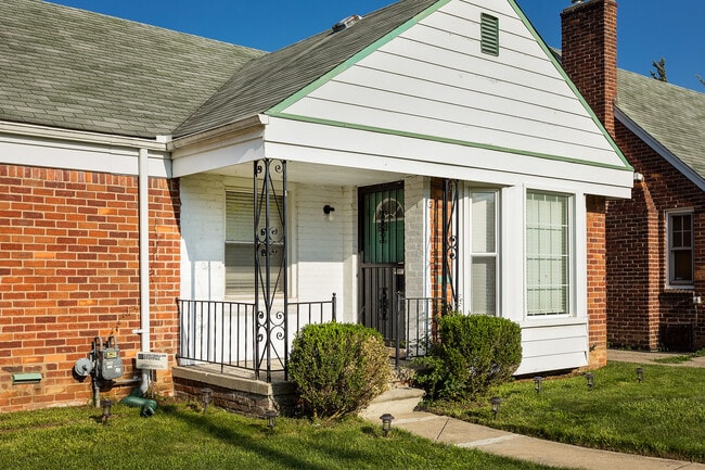 Building Photo - 9238 Artesian St