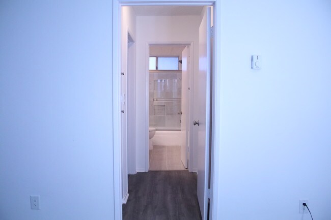 Hallway towards Bedrooms - 1737 Glendon Ave