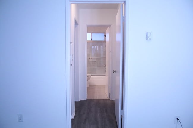 Hallway towards Bedrooms - 1737 Glendon Ave