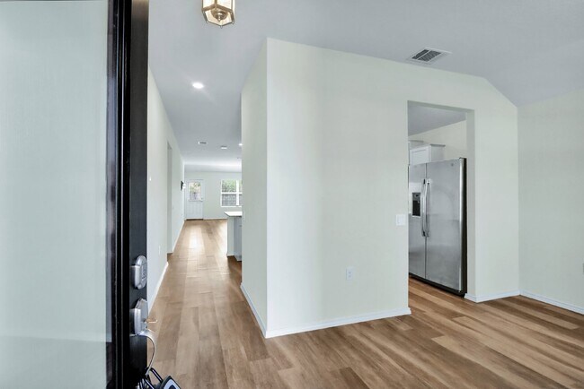 Foto del edificio - 6854 Hibiscus Falls