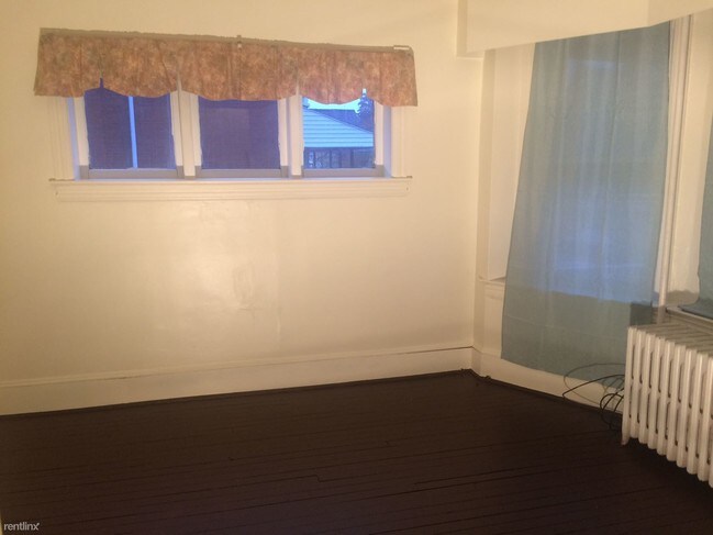 Building Photo - 2 br, 1 bath House - 352 Walnut St Apt A