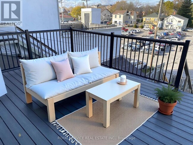 Photo du bâtiment - 36 King St W