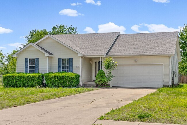 Building Photo - 3865 Roscommon Way