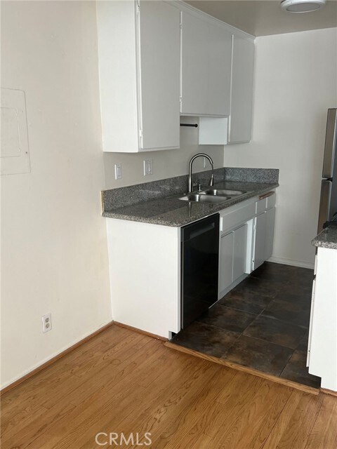 Foto del edificio - 4381 Ventura Canyon Ave