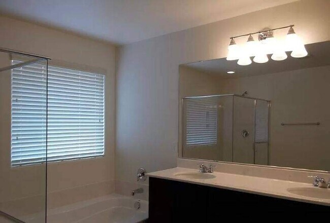 Building Photo - 10691 Country Knoll Way